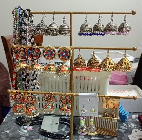 Elegant Jewelry Stand